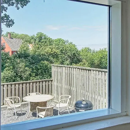 2 Person In Apartamento